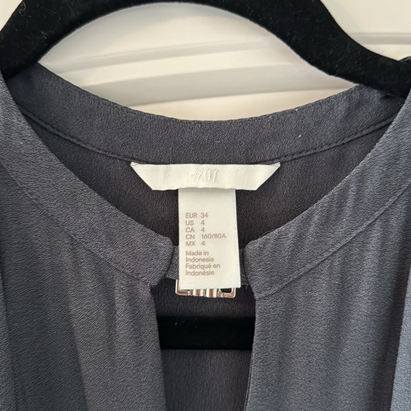 Ladies dress top - Picture 2 of 2